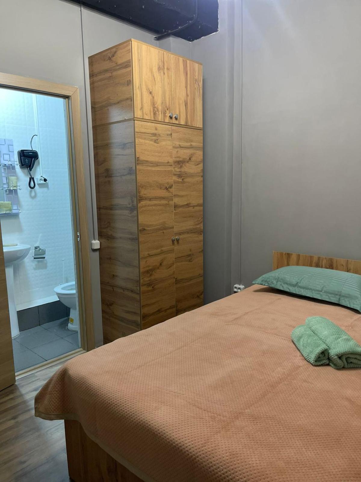 Hostel Kochevnik Capsule Hotel Almaty Luaran gambar