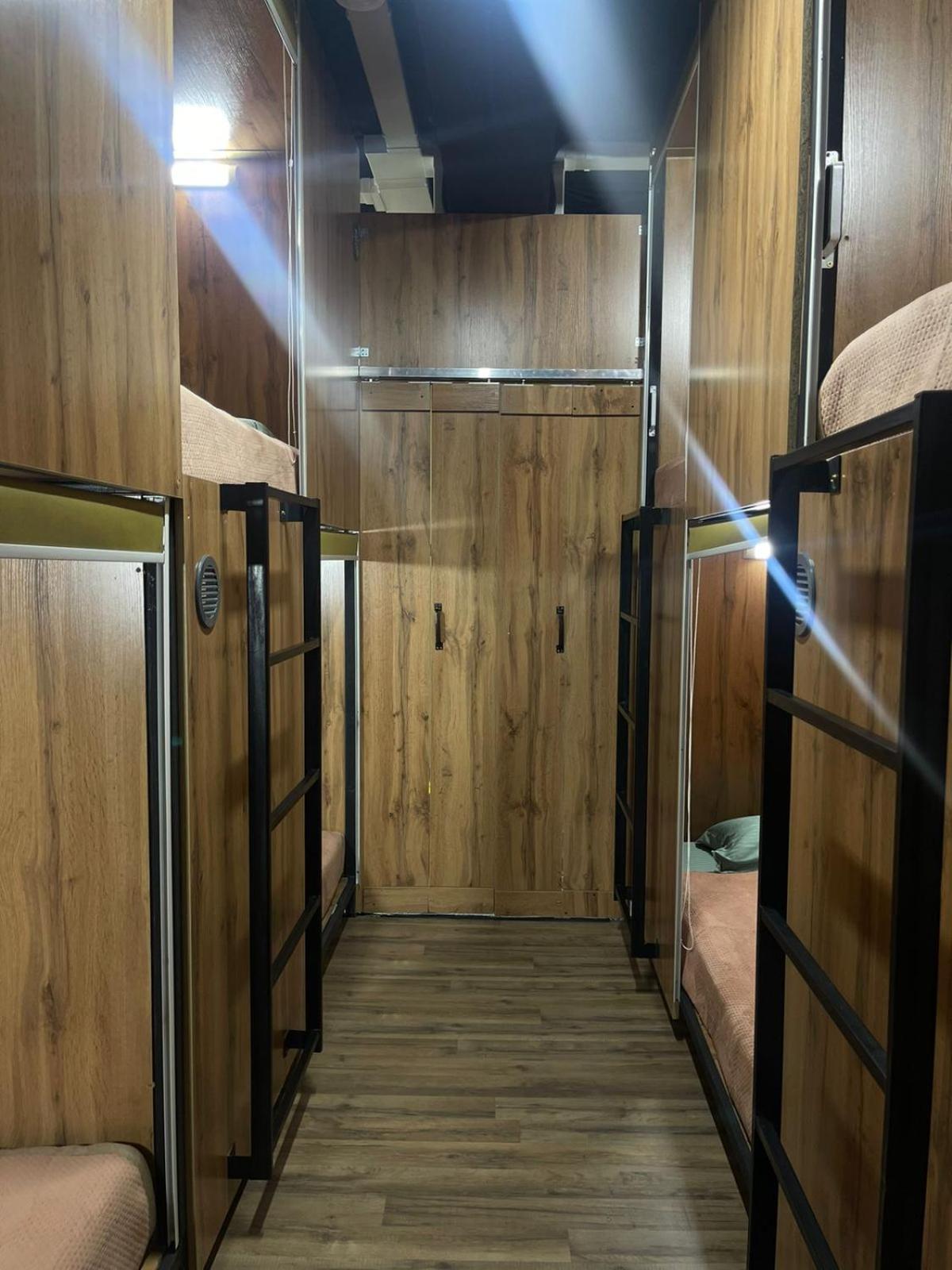 Hostel Kochevnik Capsule Hotel Almaty Luaran gambar
