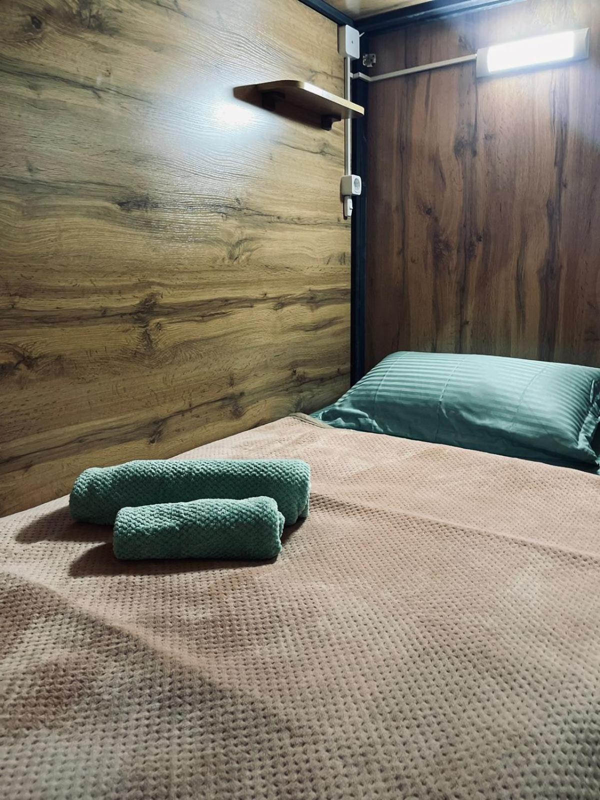 Hostel Kochevnik Capsule Hotel Almaty Luaran gambar